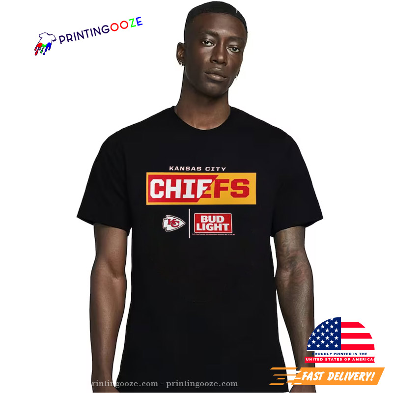 Kansas City Chiefs TShirt, Trendy Vintage Retro Style NFL Unisex