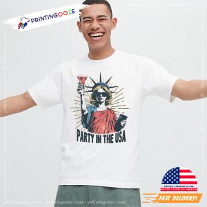 Party in the USA Funny Drinking Statue Of Liberty T shirt 1