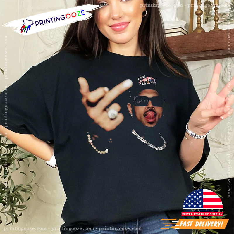 Vintage Chris Brown Middle Finger Concert 2025 T-shirt Vintage Chris Brown Middle Finger Concert 2025 T-shirt