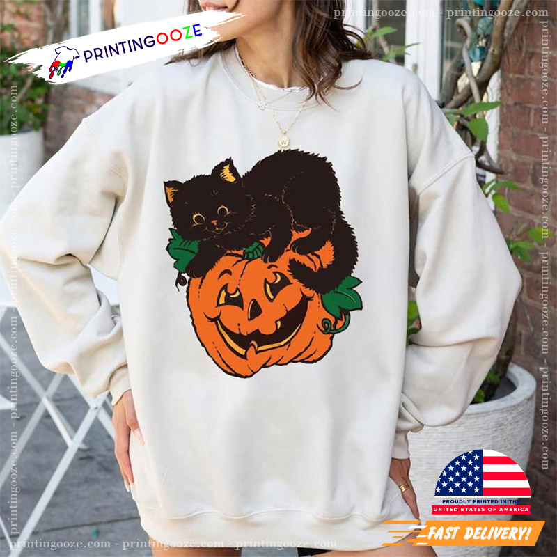 Vintage Black Cat On Pumpkin T-shirt Vintage Black Cat On Pumpkin T-shirt